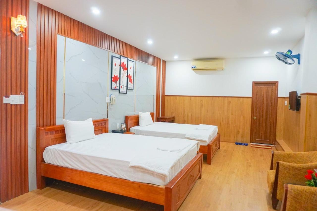 หนู่ อี โฮเทล Hotel ตวีฮหว่า ภายนอก รูปภาพ